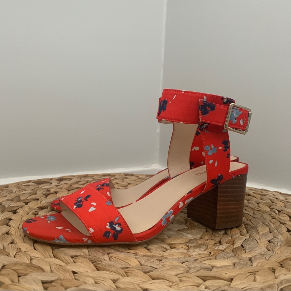 Nine West poppy red and blue block heel sandal size 8